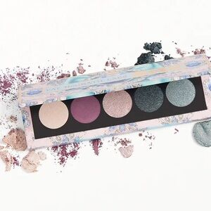 PAT MCGRATH LABS
Bijoux Brilliance Eye Shadow Palette in Lunar Nightshade
